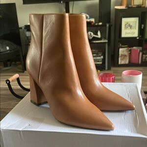 Brand new
Marc Fisher Dark Natural Gritana Boots